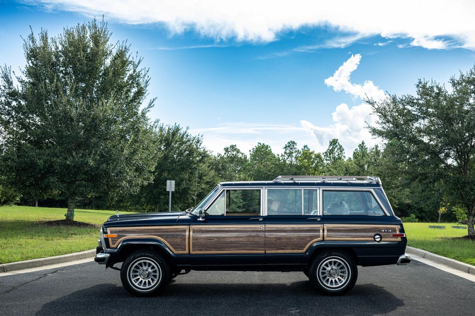1988 Jeep Grand Wagoneer