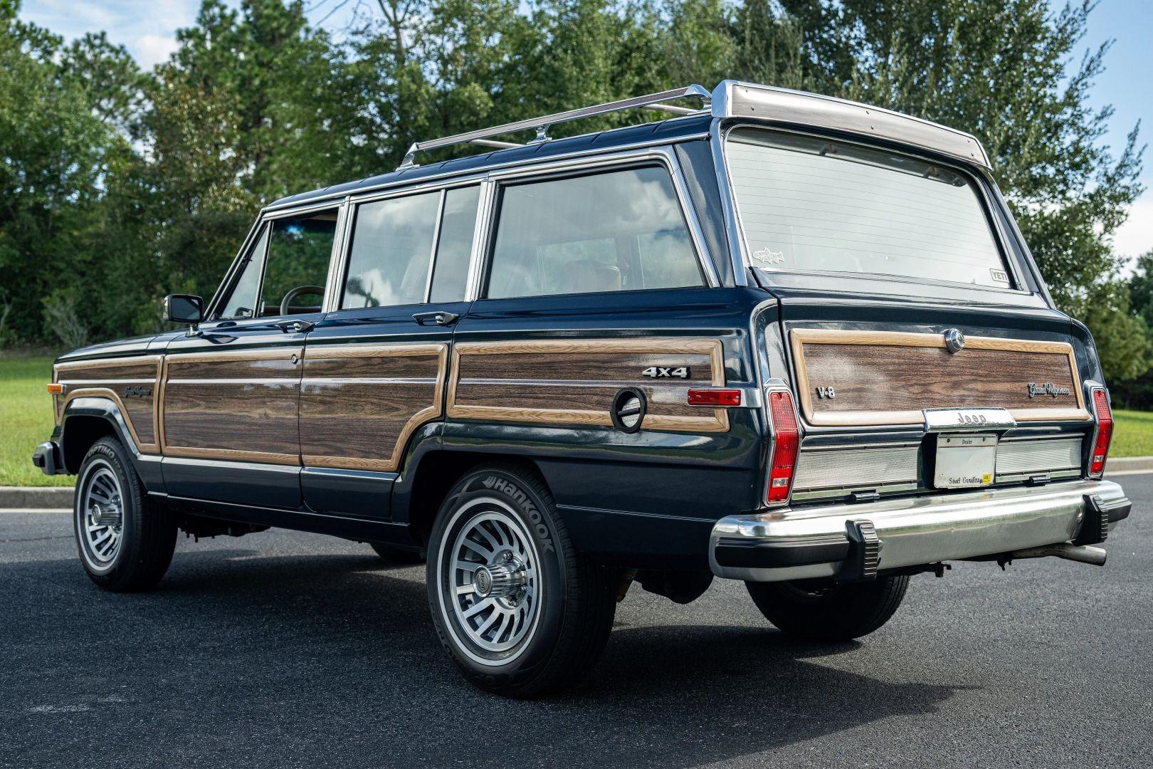 1988 Jeep Grand Wagoneer - 3