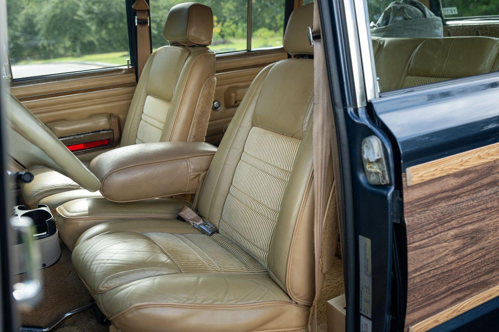 1988 Jeep Grand Wagoneer