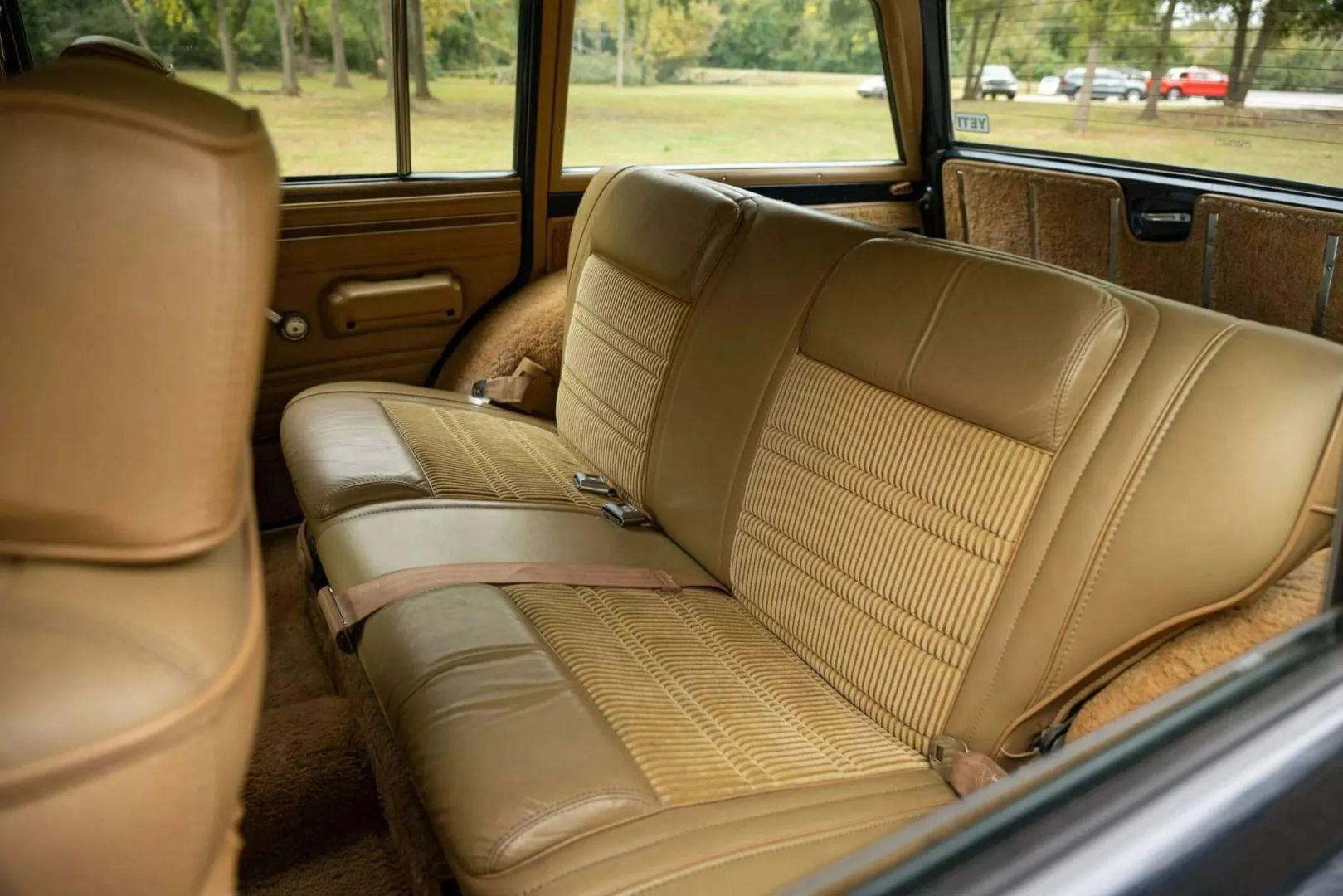 1988 Jeep Grand Wagoneer