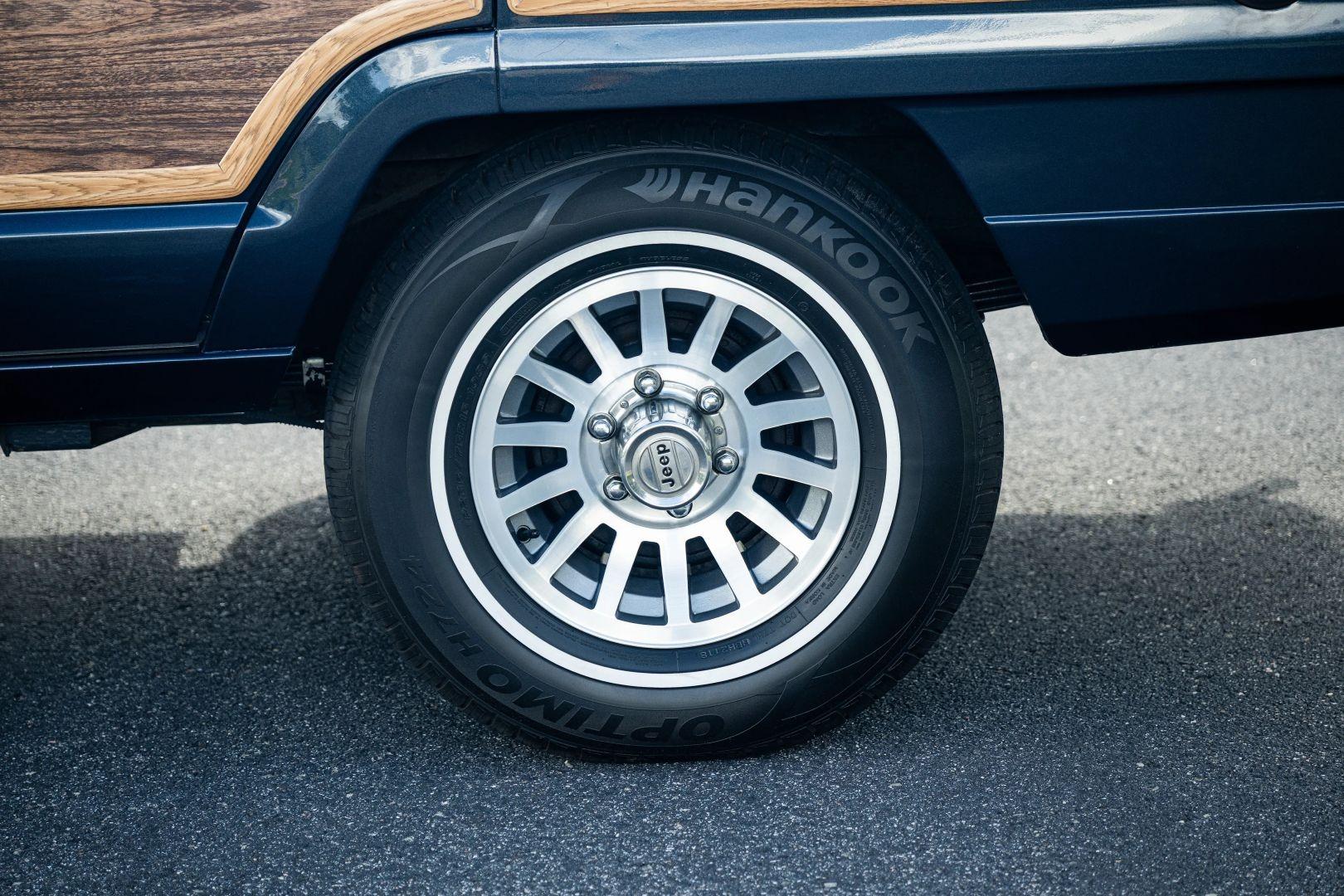 1988 Jeep Grand Wagoneer