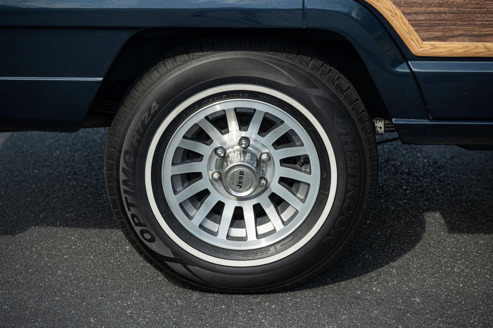 1988 Jeep Grand Wagoneer