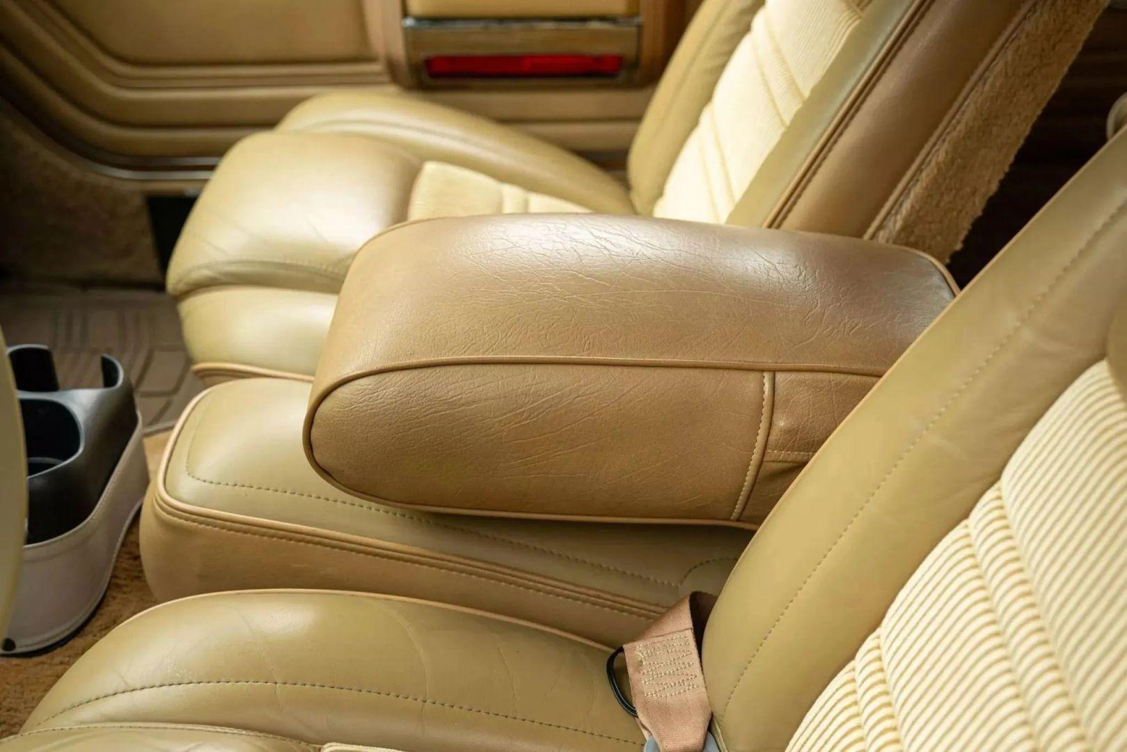 1988 Jeep Grand Wagoneer