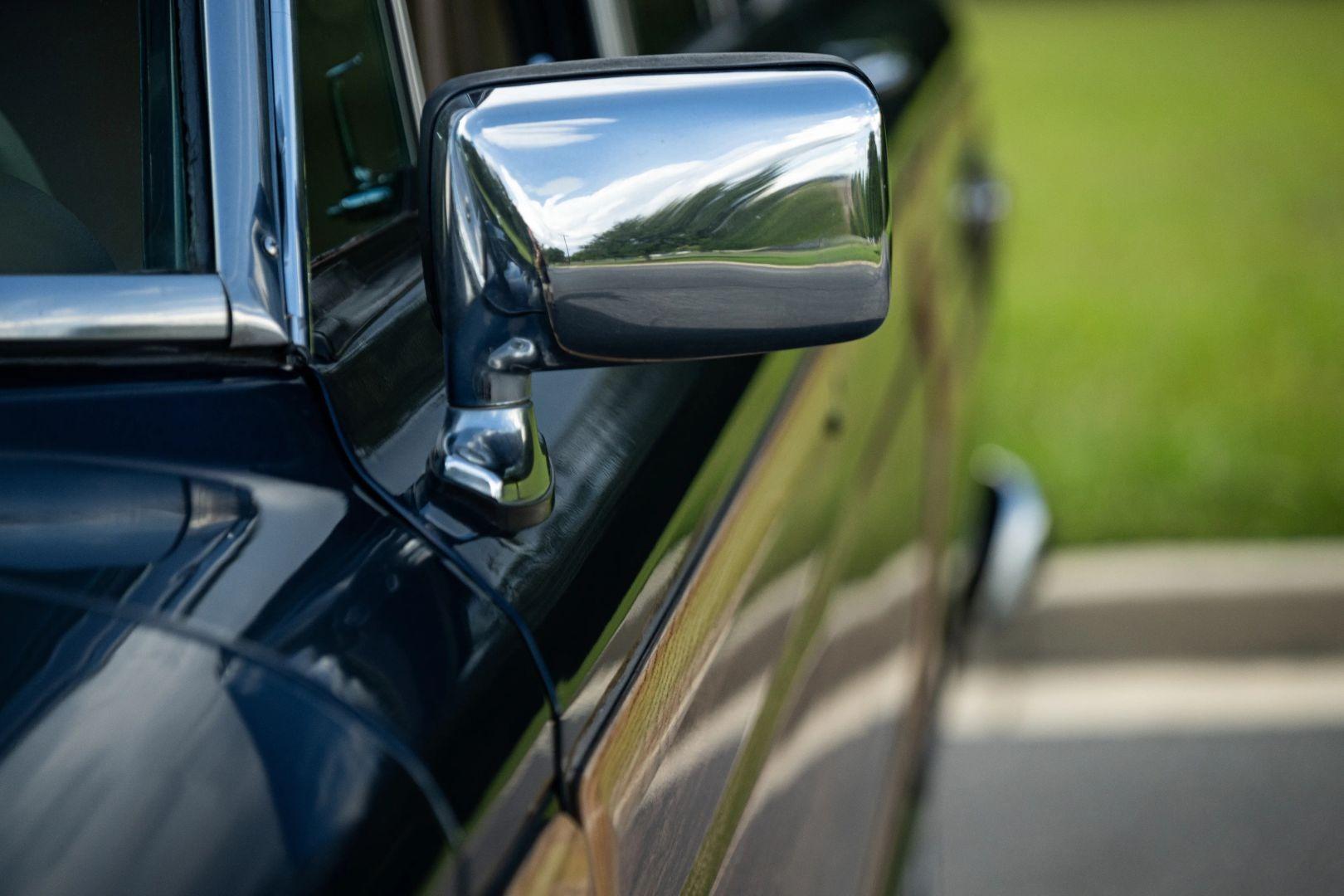 1988 Jeep Grand Wagoneer