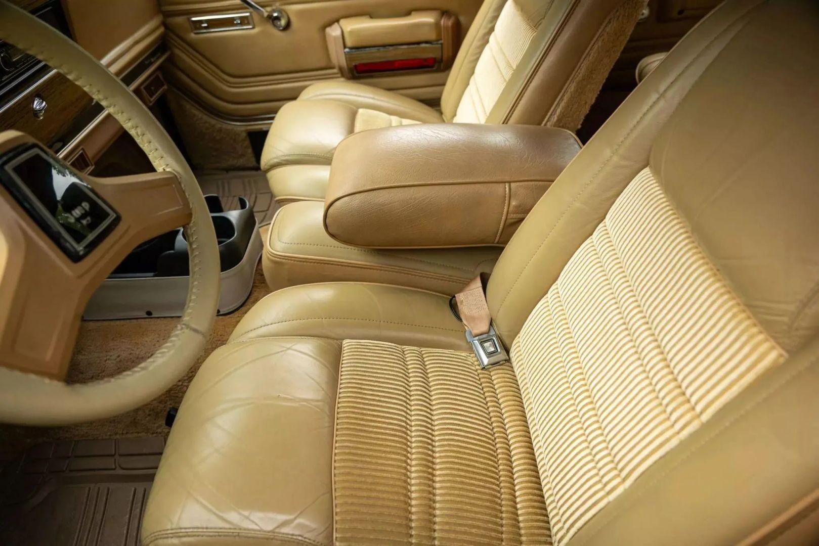 1988 Jeep Grand Wagoneer