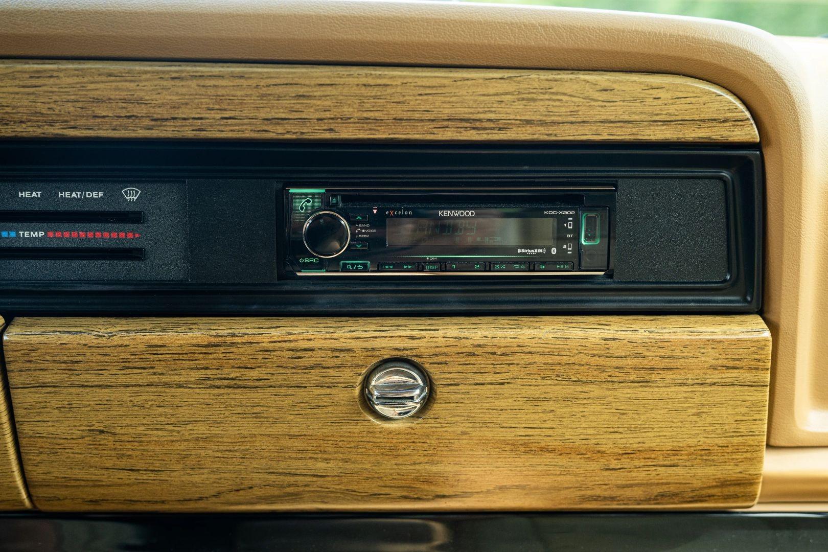 1988 Jeep Grand Wagoneer