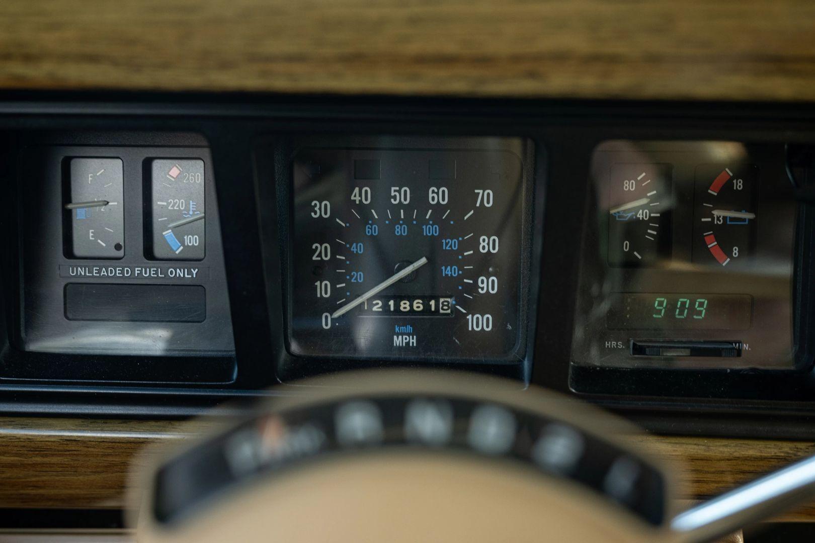 1988 Jeep Grand Wagoneer
