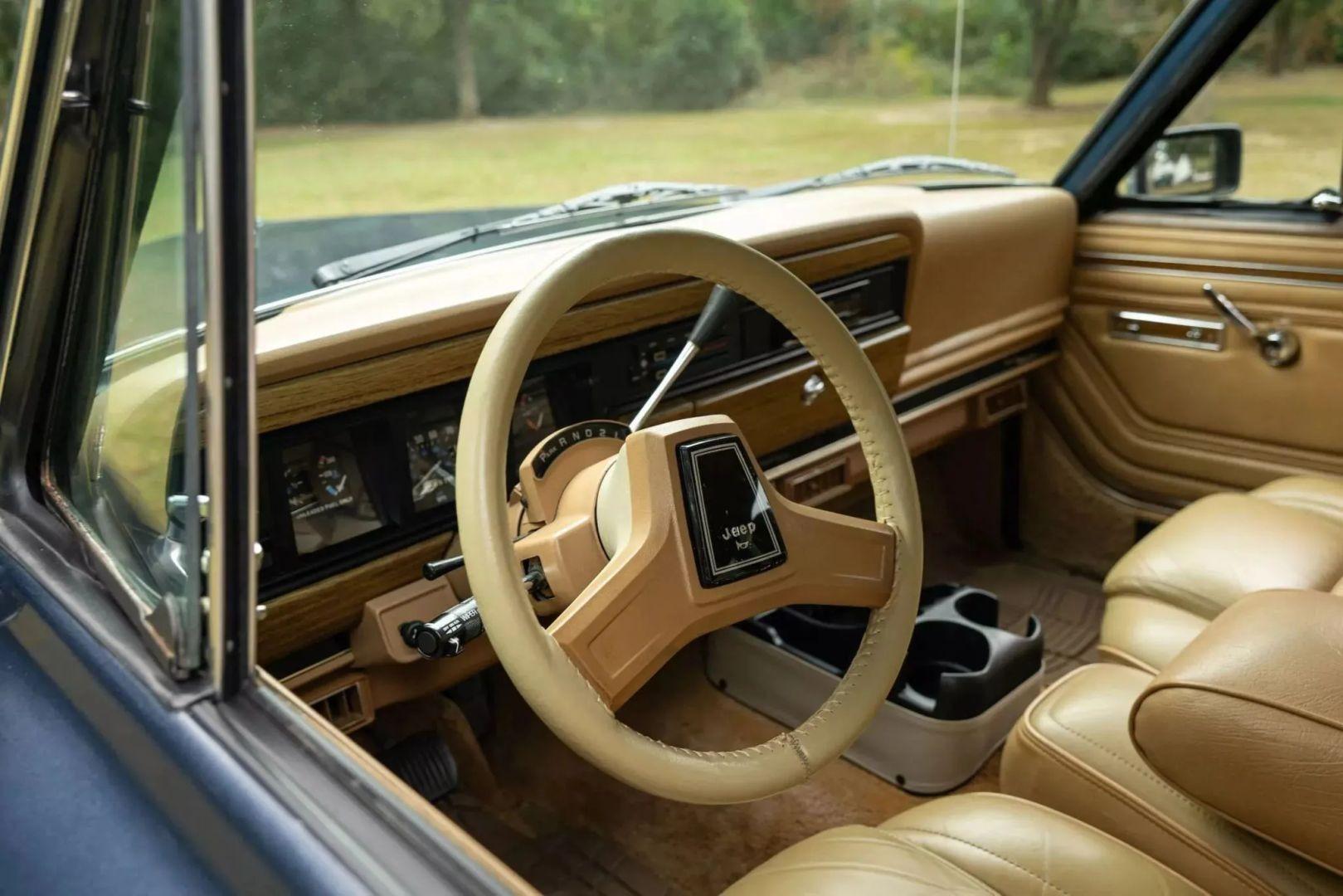1988 Jeep Grand Wagoneer