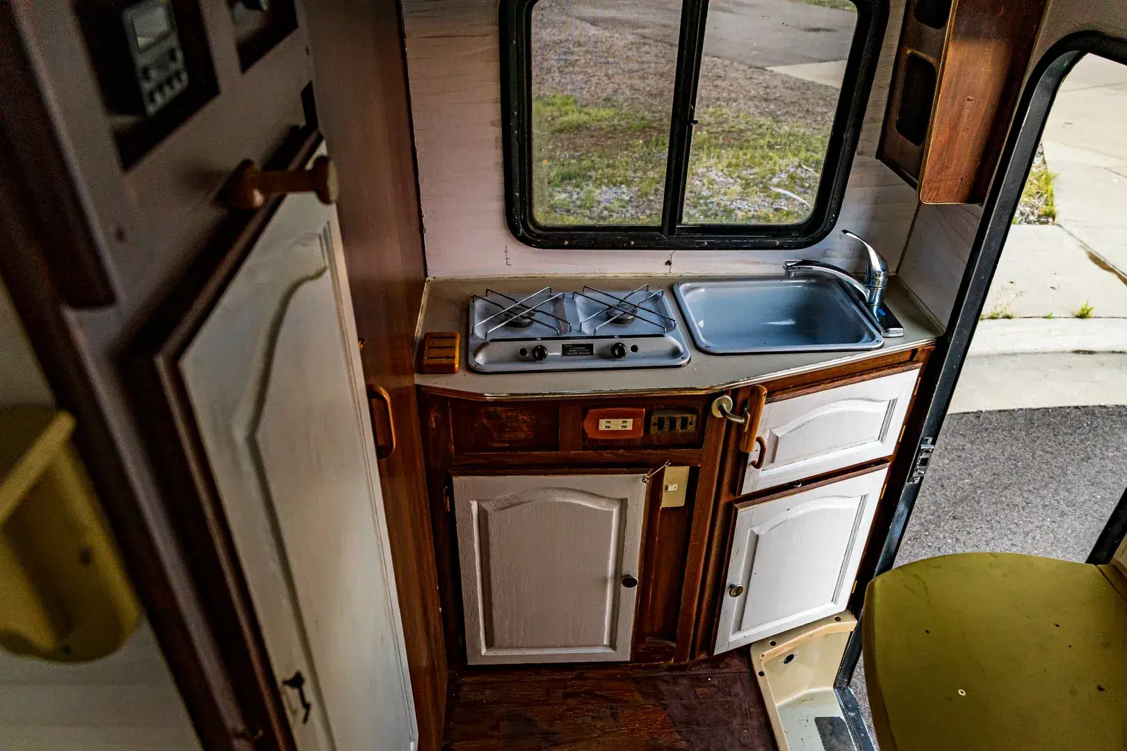 1997 Isuzu Elf Camper
