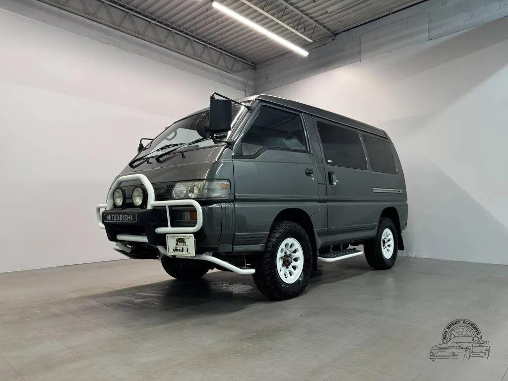  Mitsubishi Delica