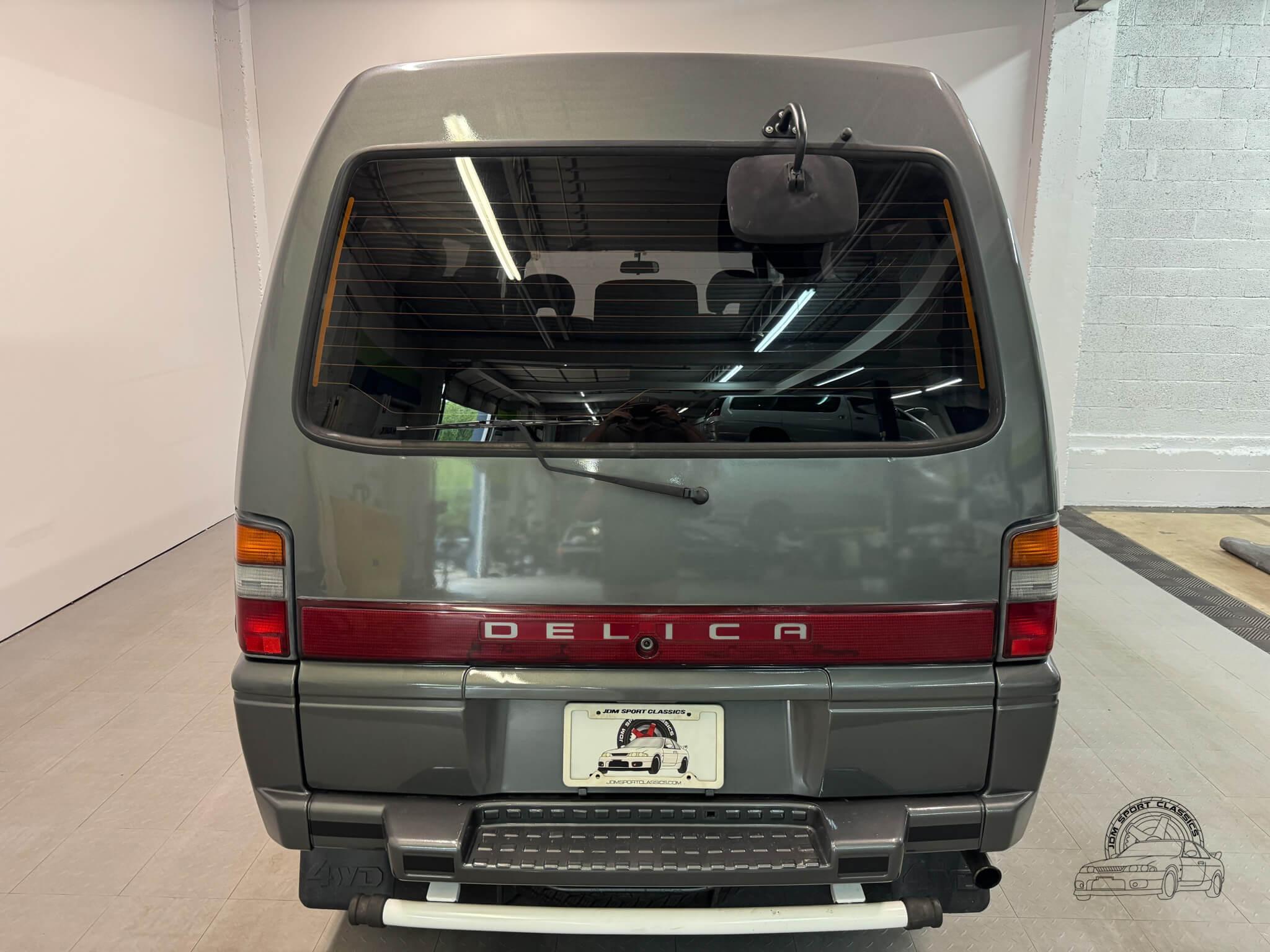 1996 Mitsubishi Delica Starwagon Active World