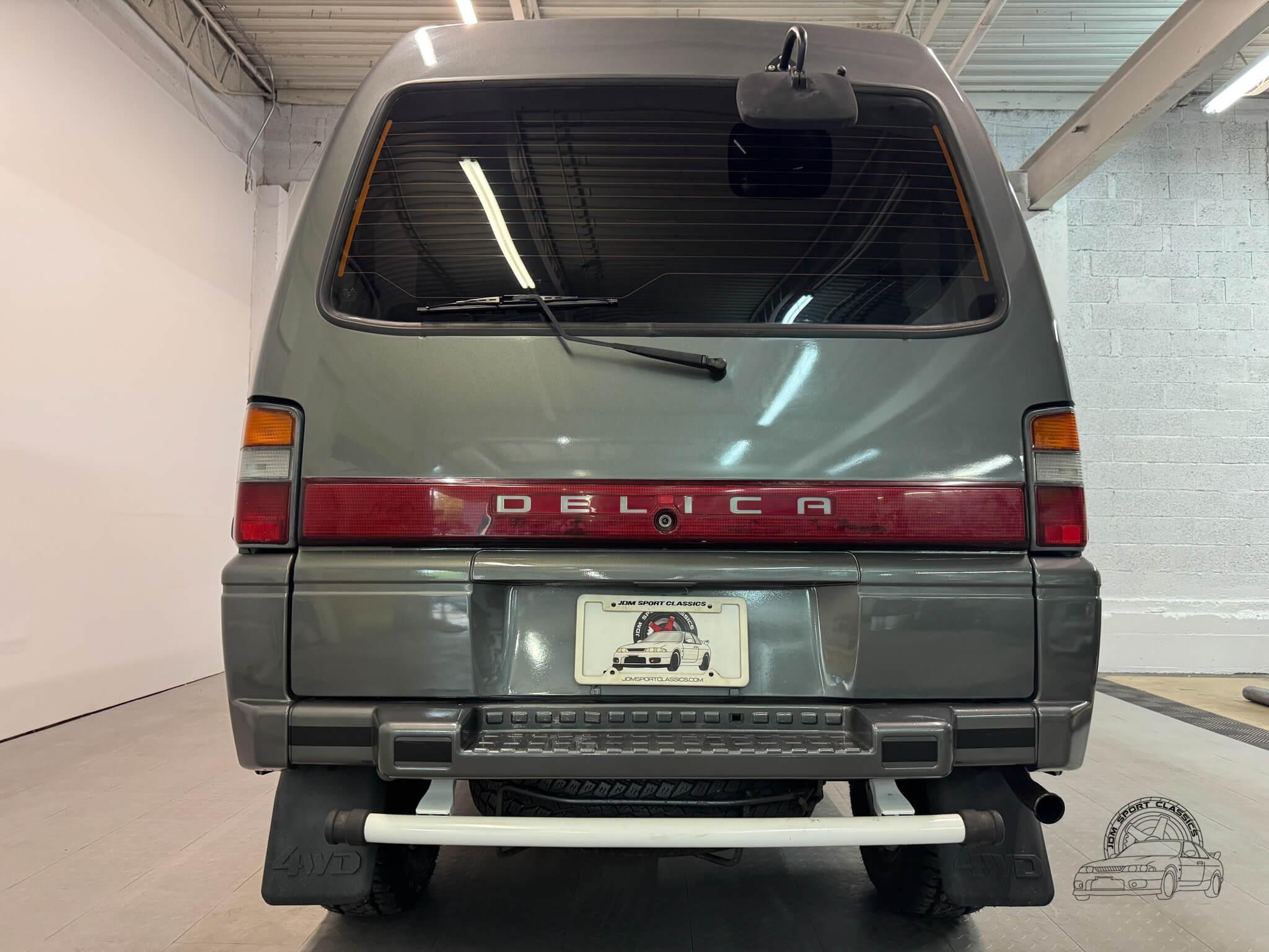 1996 Mitsubishi Delica Starwagon Active World