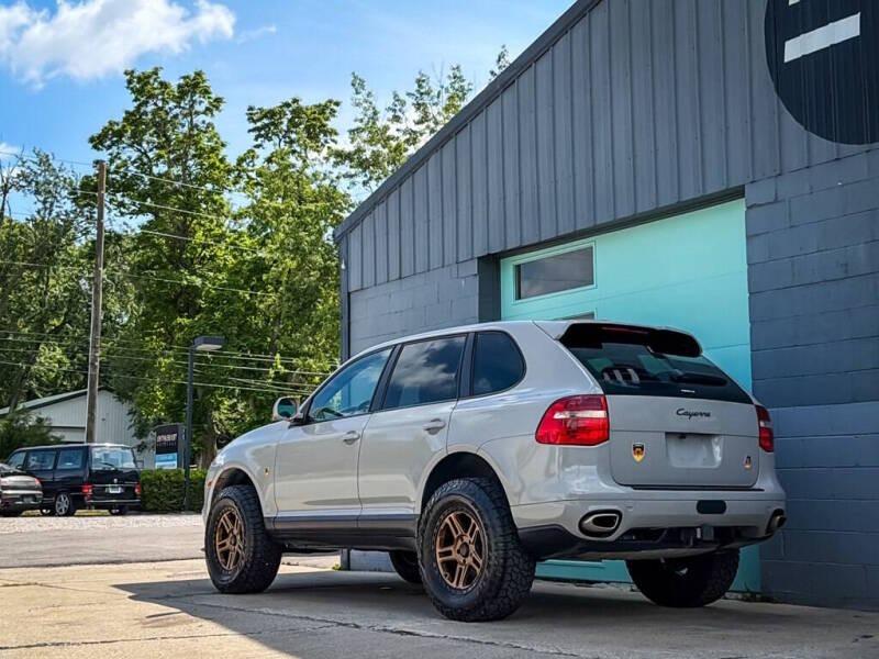 2010 Porsche Cayenne - 3