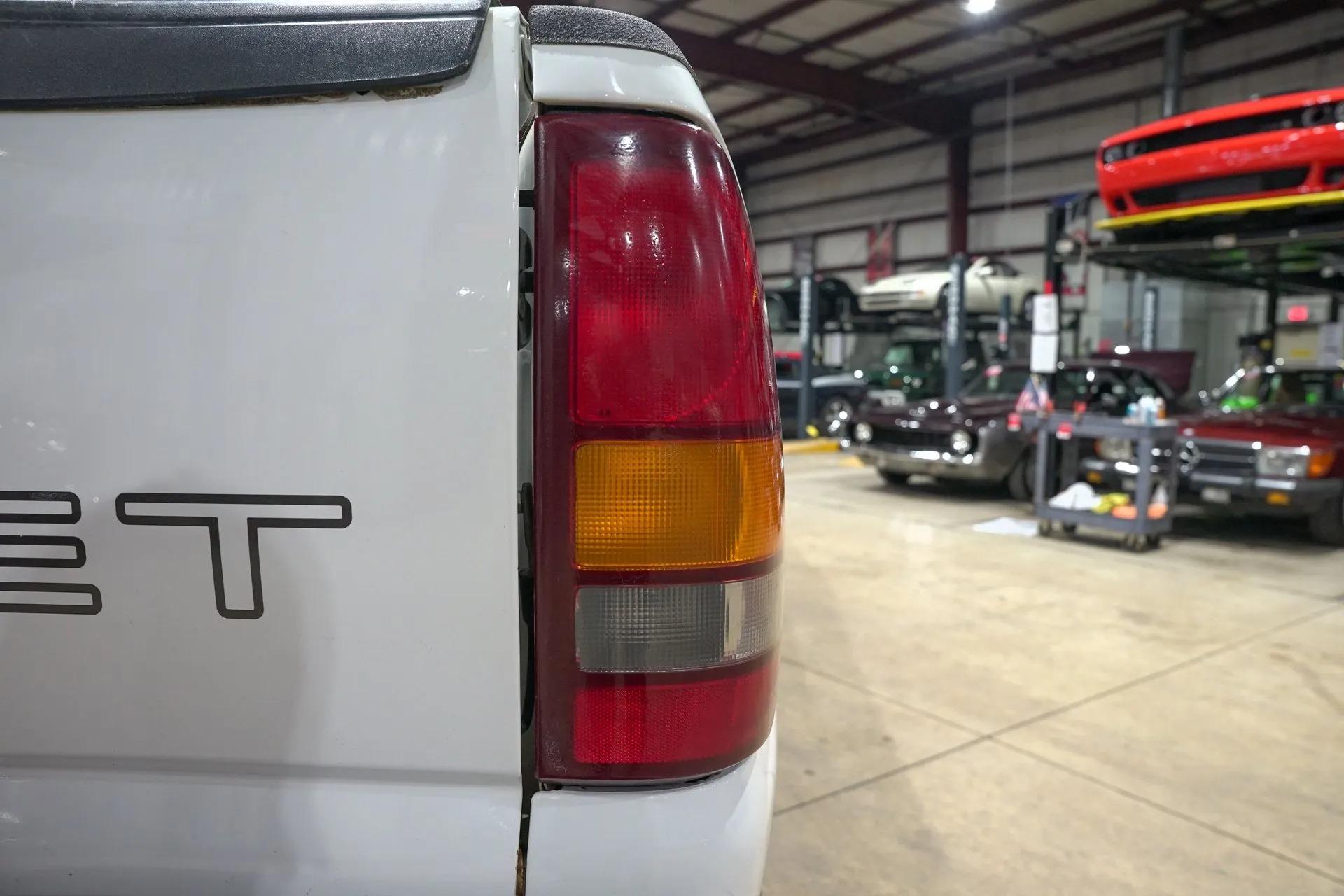 2000 Chevrolet Silverado 1500 LS