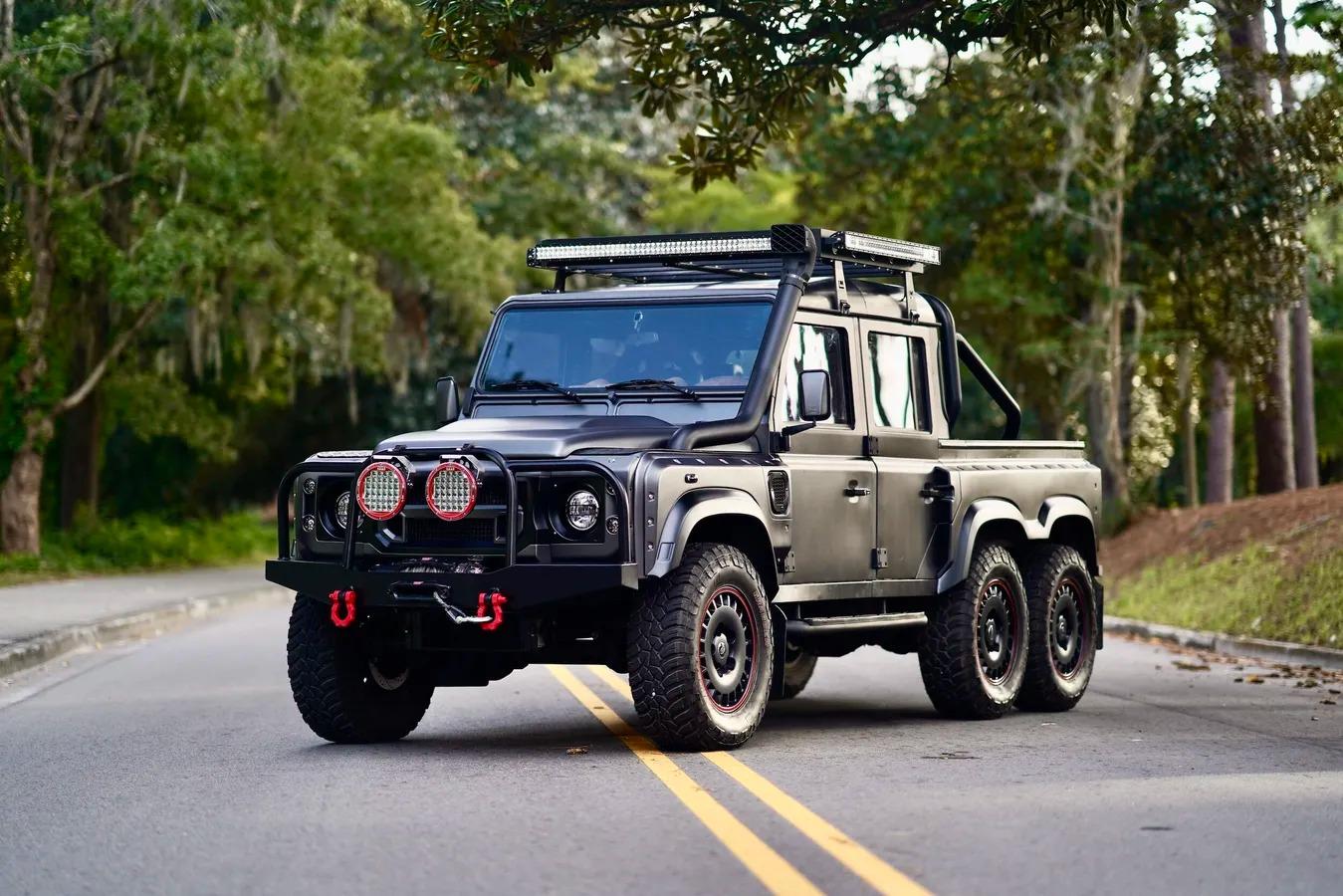 1993 Land Rover Defender “Flying Huntsman” 6x6