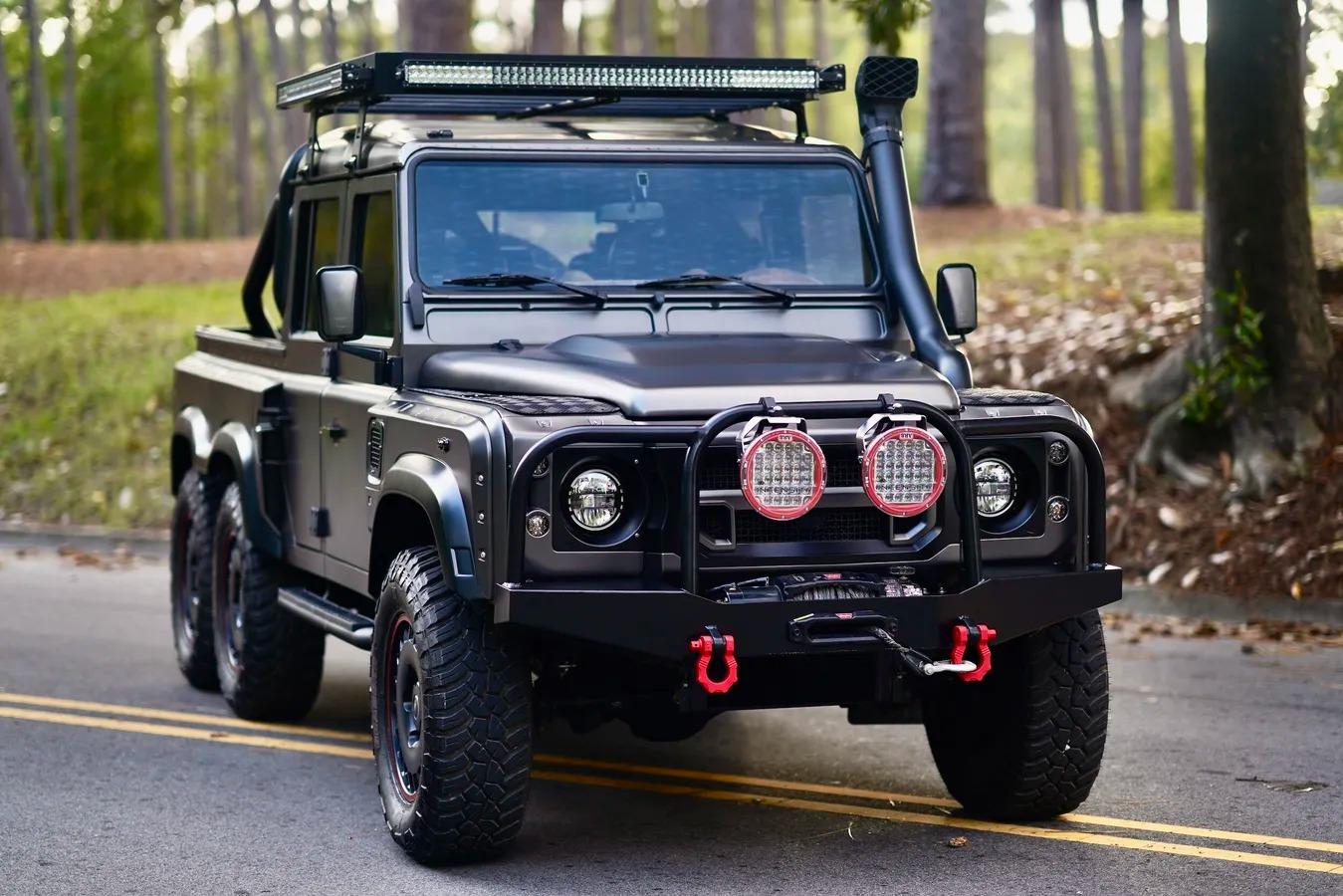 1993 Land Rover Defender “Flying Huntsman” 6x6