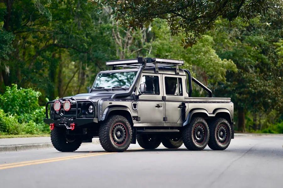 1993 Land Rover Defender “Flying Huntsman” 6x6