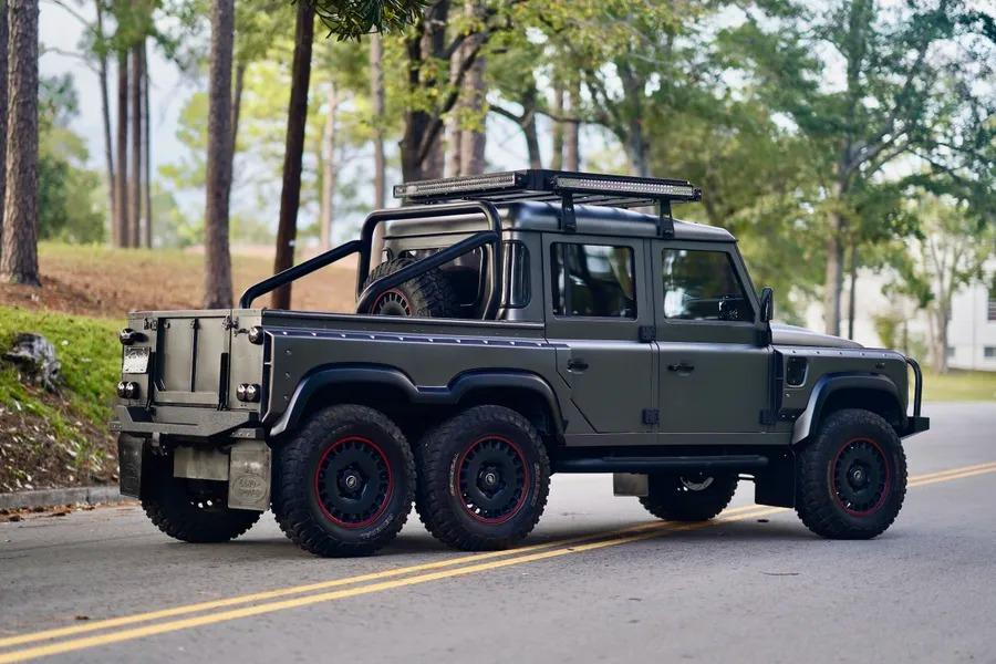 1993 Land Rover Defender “Flying Huntsman” 6x6