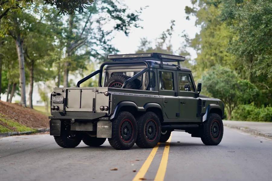 1993 Land Rover Defender “Flying Huntsman” 6x6