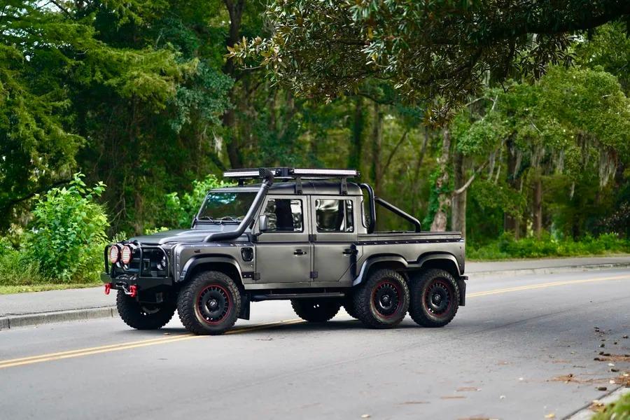 1993 Land Rover Defender “Flying Huntsman” 6x6