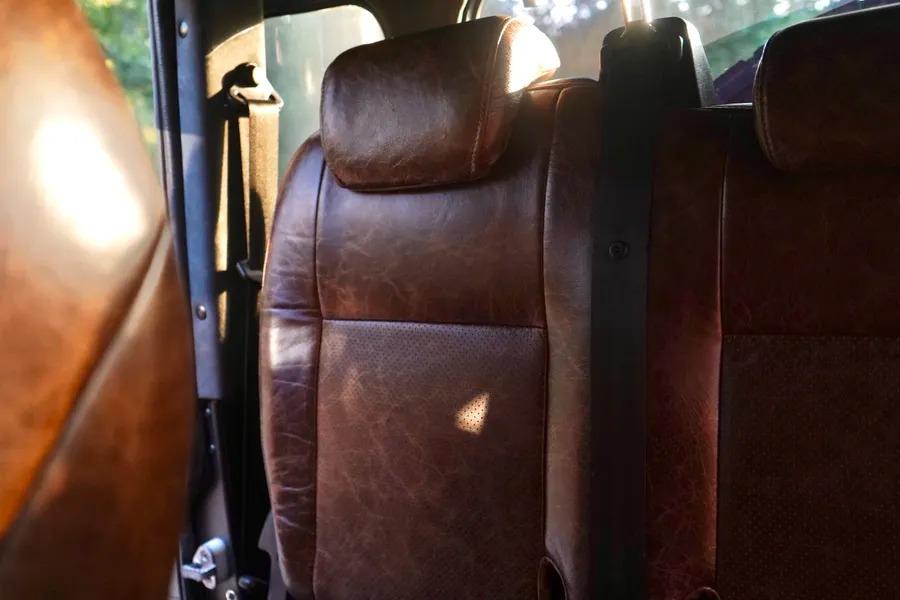 1993 Land Rover Defender “Flying Huntsman” 6x6