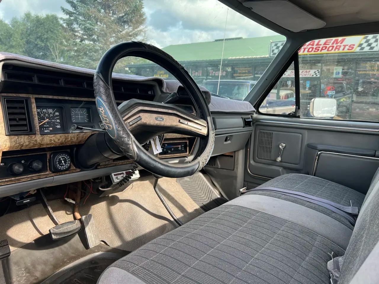 1986 Ford F-250 XL Styleside