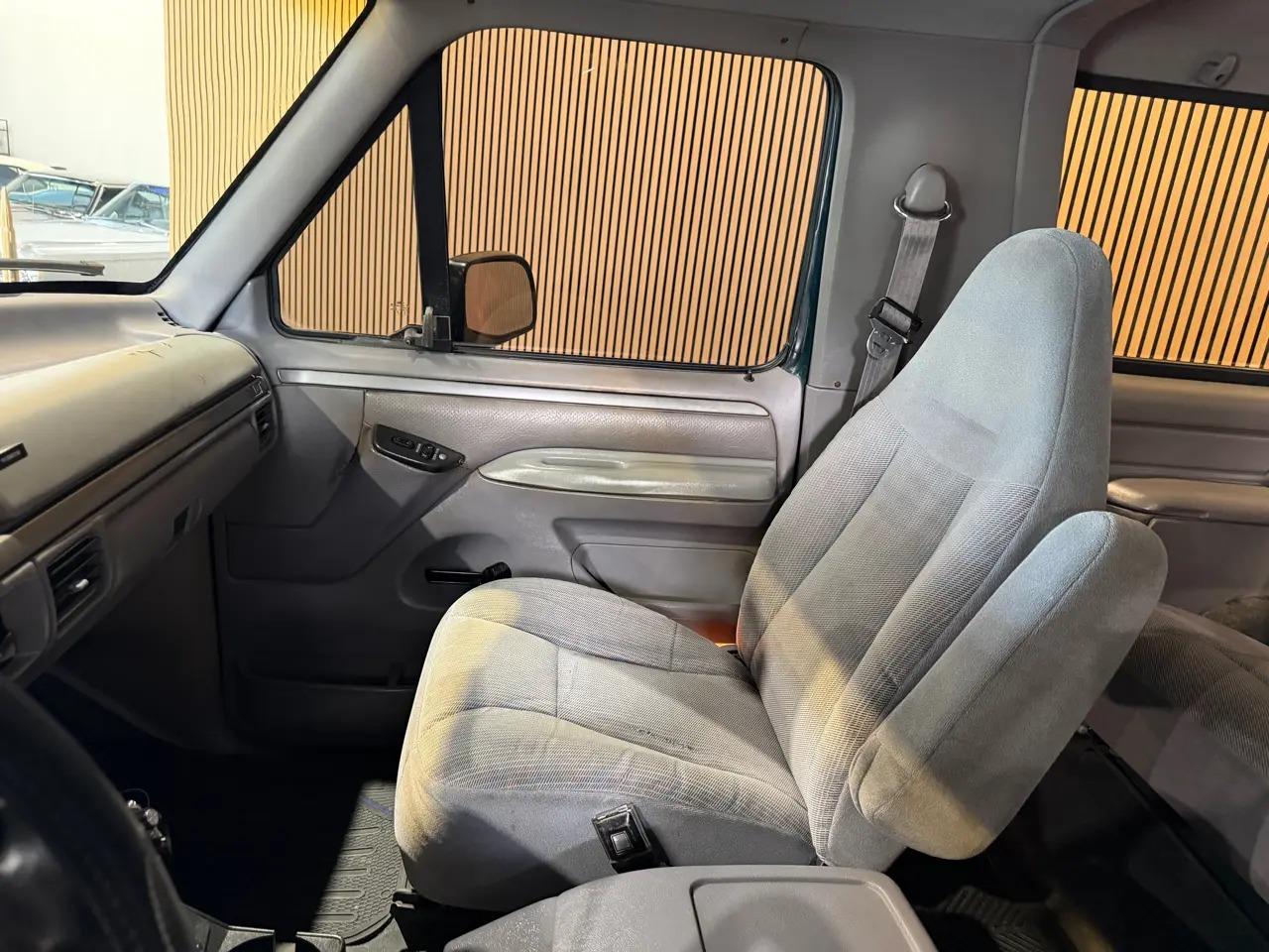 1995 Ford Bronco XL