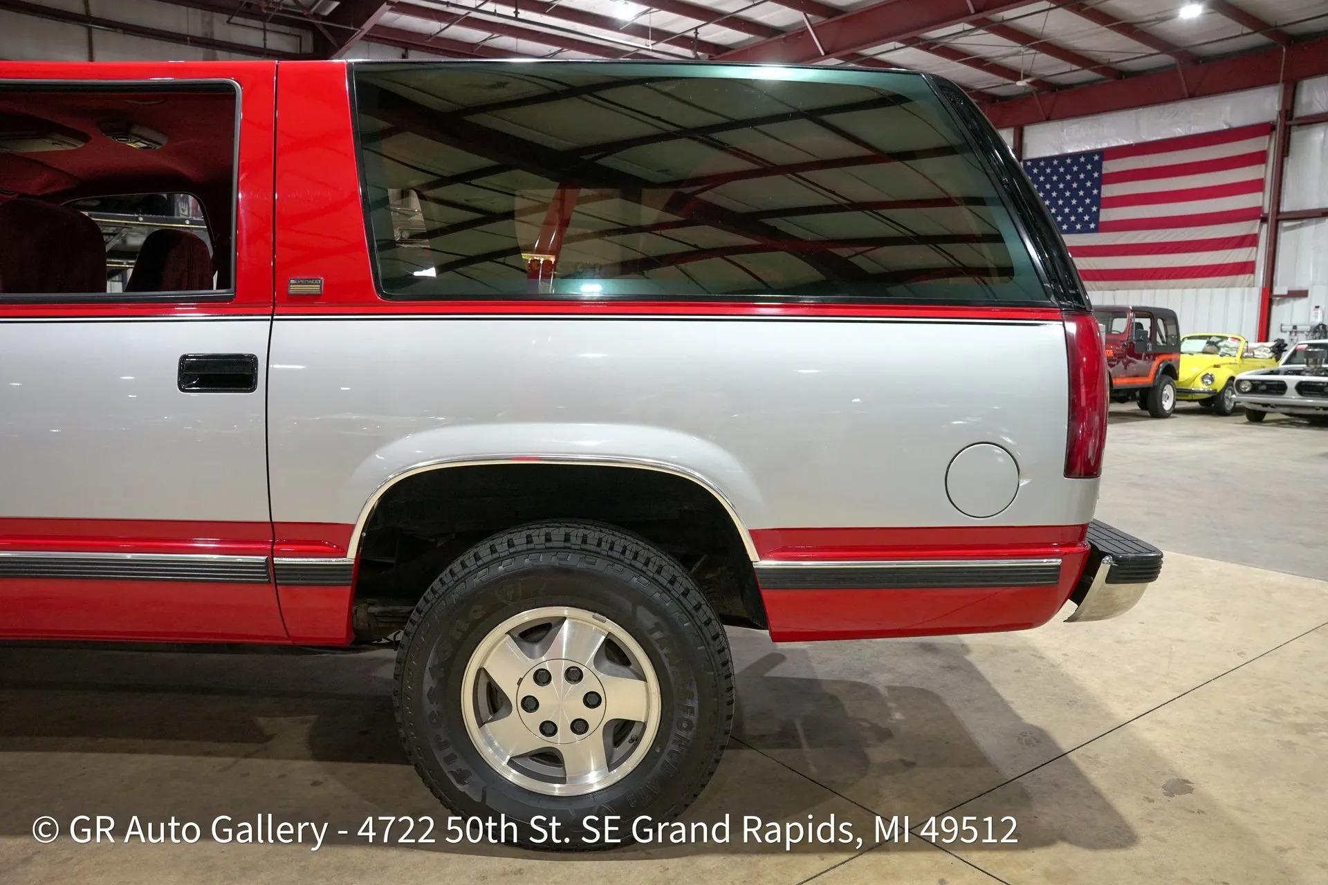 1993 Chevrolet Suburban Silverado - 5