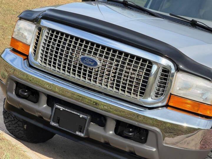 7.3L Power Stroke-Powered 2000 Ford Excursion XLT