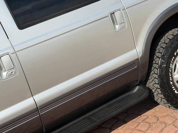 7.3L Power Stroke-Powered 2000 Ford Excursion XLT