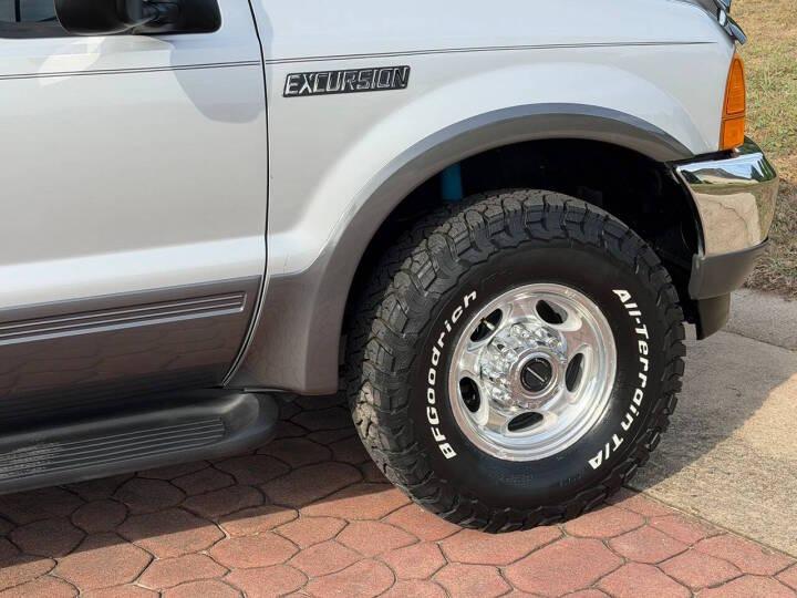 7.3L Power Stroke-Powered 2000 Ford Excursion XLT
