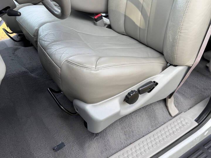 7.3L Power Stroke-Powered 2000 Ford Excursion XLT