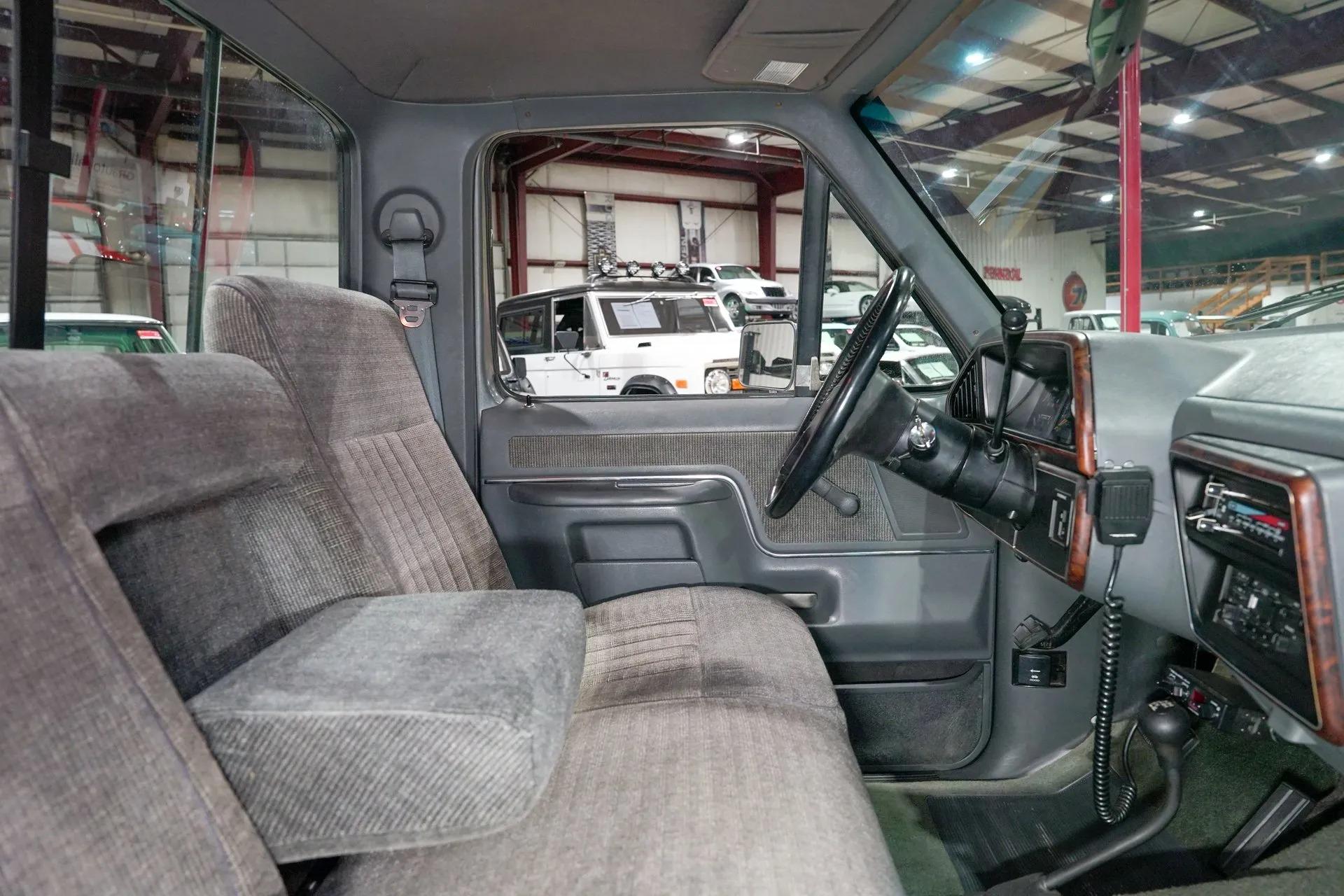 1990 Ford F-250 XLT Lariat