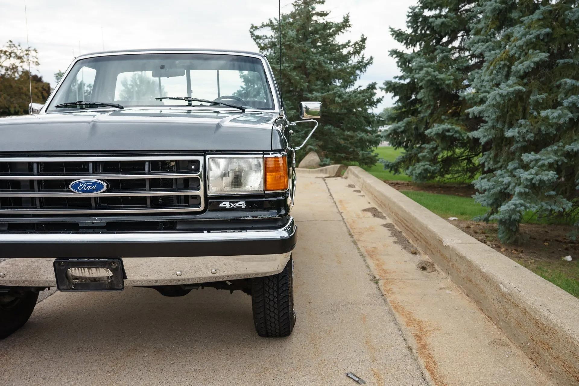 1990 Ford F-250 XLT Lariat - 5