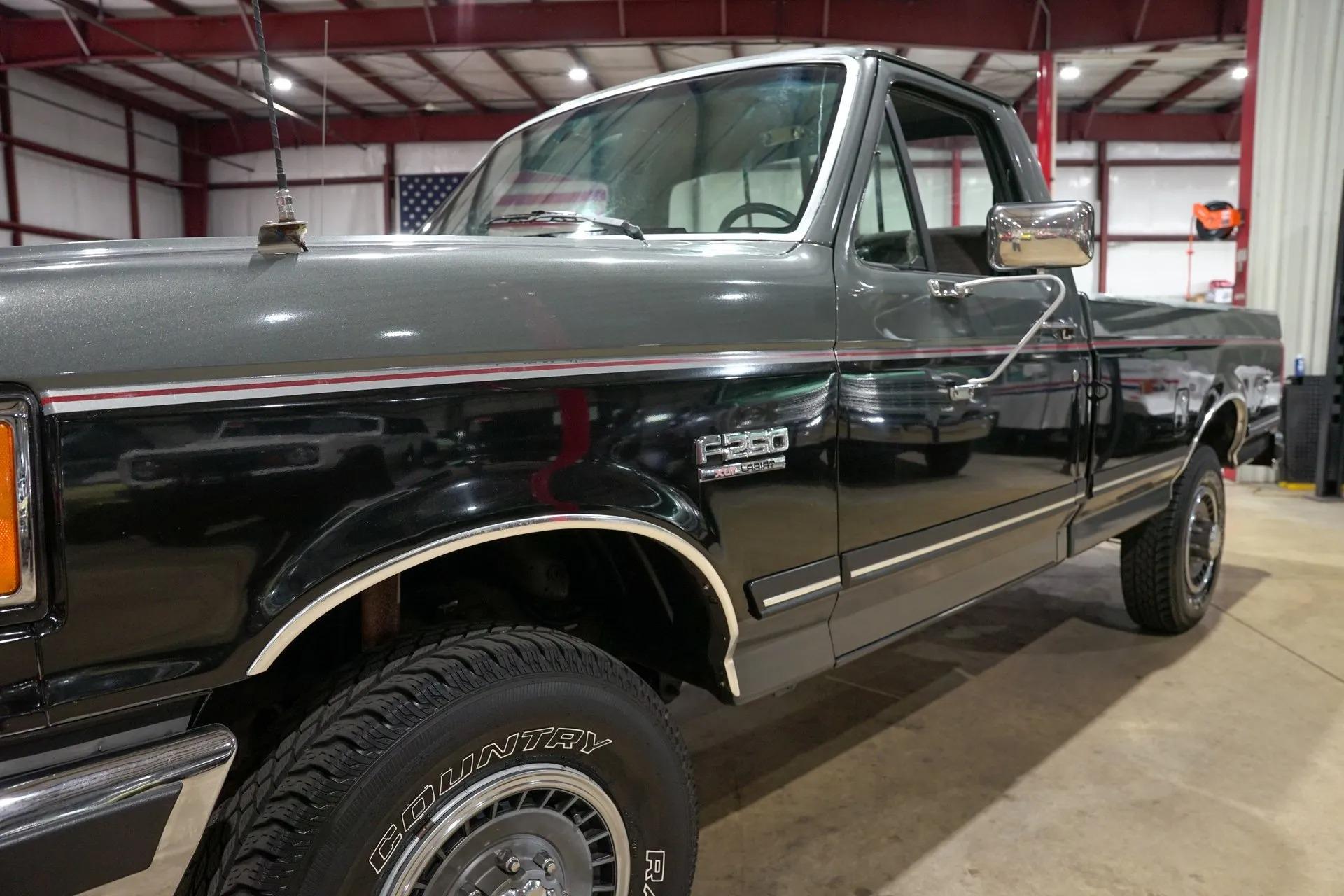 1990 Ford F-250 XLT Lariat