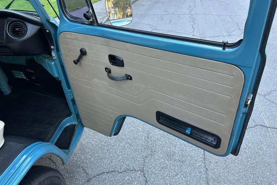 1974 Volkswagen Type 2 Kombi
