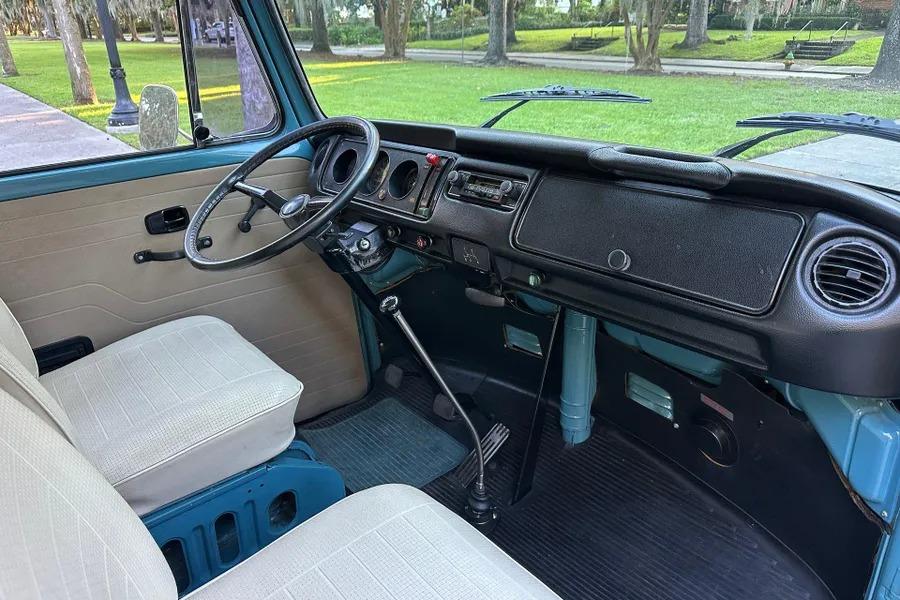 1974 Volkswagen Type 2 Kombi