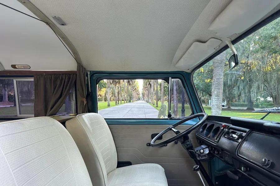 1974 Volkswagen Type 2 Kombi