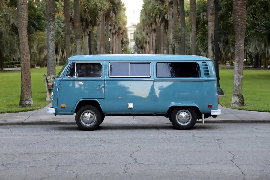 1974 Volkswagen Type 2 Kombi - 2