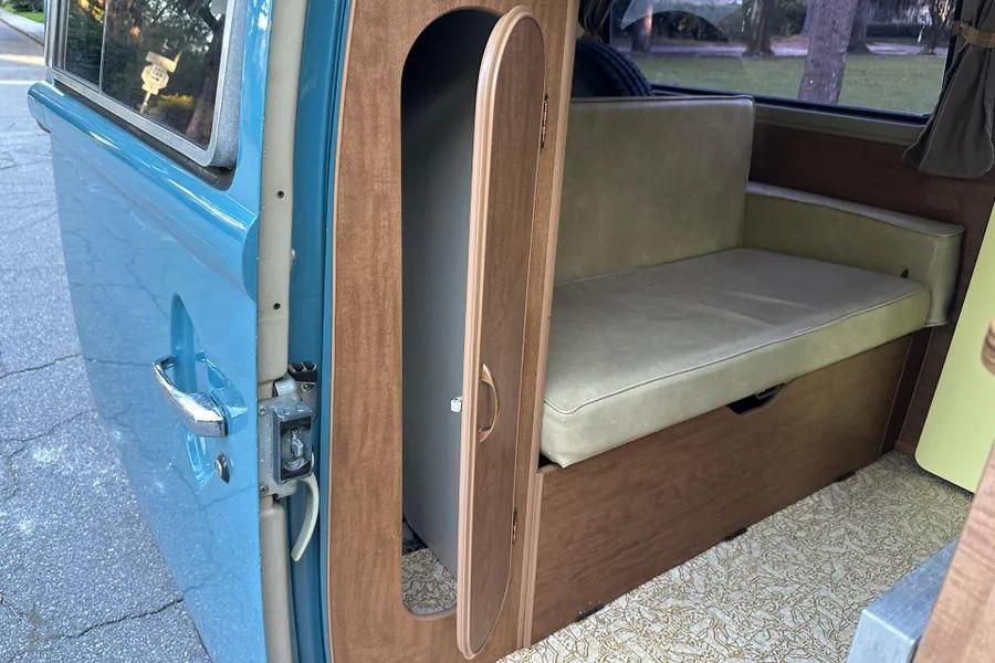 1974 Volkswagen Type 2 Kombi