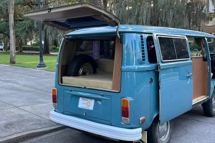 1974 Volkswagen Type 2 Kombi