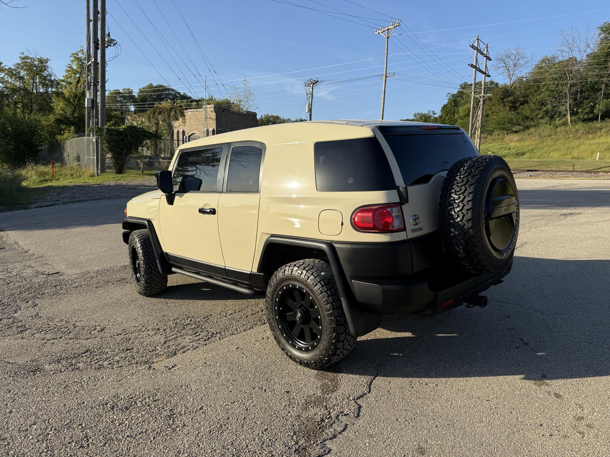 2010 Toyota FJ Cruiser Trail Teams Special Edition - 3