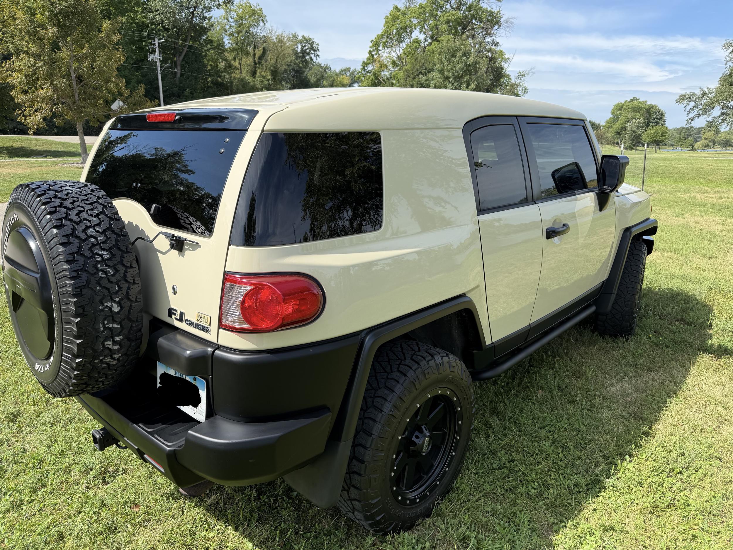 2010 Toyota FJ Cruiser Trail Teams Special Edition - 2