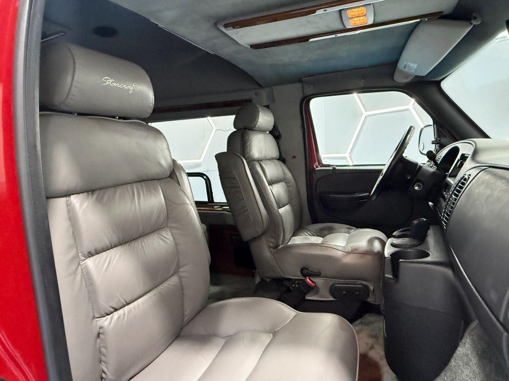 2001 Dodge Ram 1500 Starcraft Van