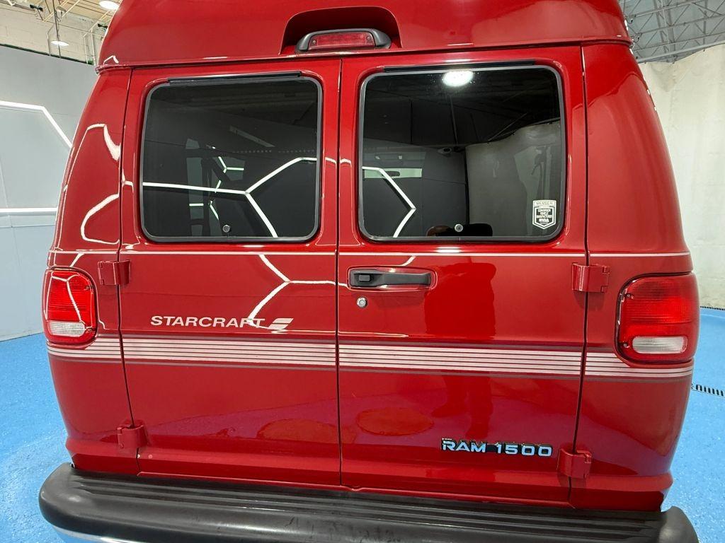 2001 Dodge Ram 1500 Starcraft Van