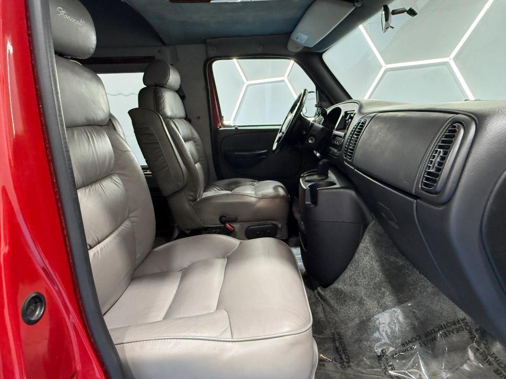 2001 Dodge Ram 1500 Starcraft Van