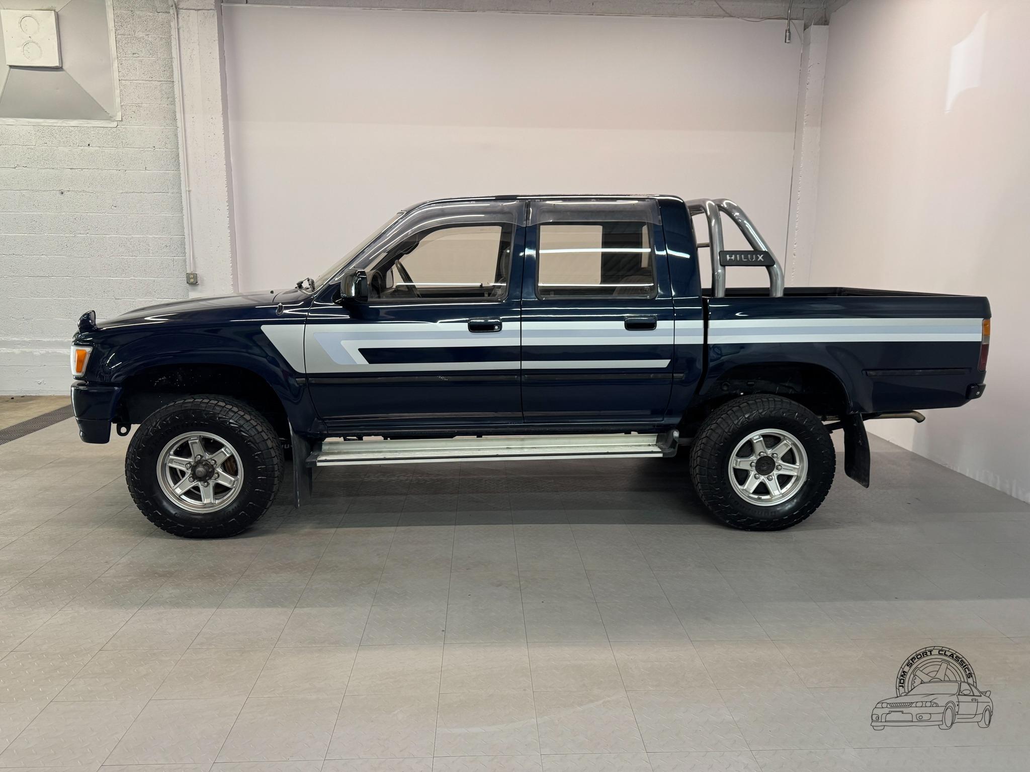 1993 Toyota Hilux Pickup Double Cab SSR-X - 2