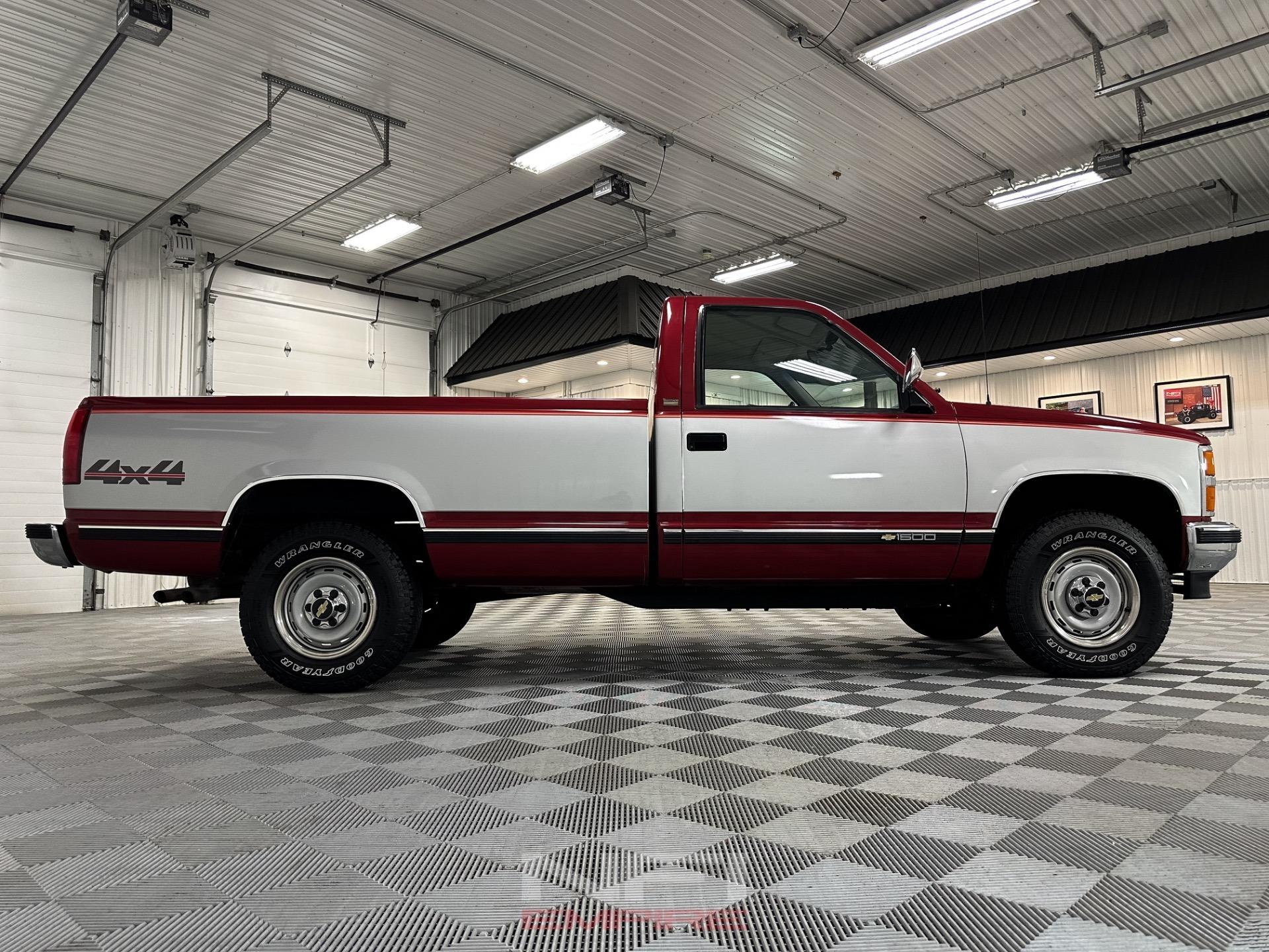 1992 Chevrolet C1500 Regular Cab - 2