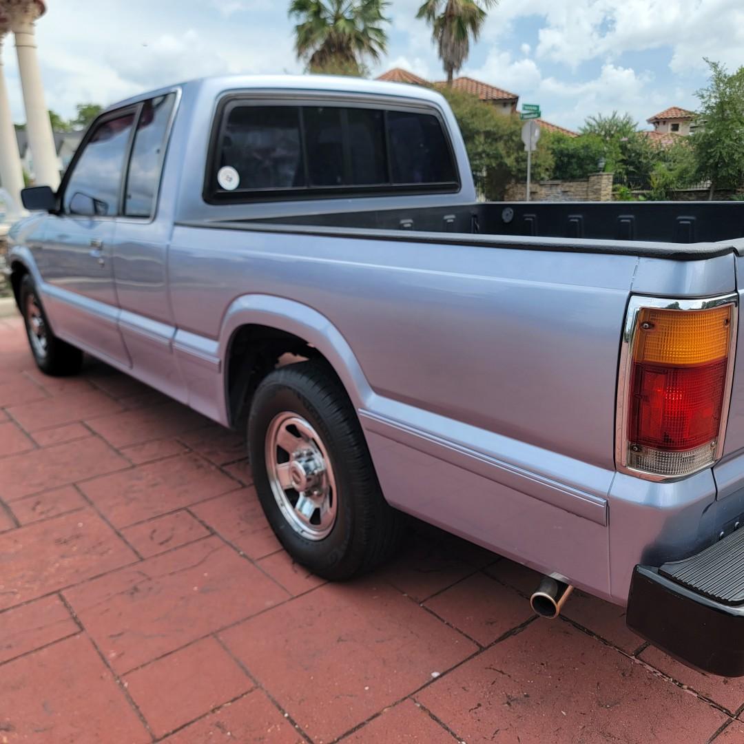 1989 Mazda B2200 Cab Plus - 4