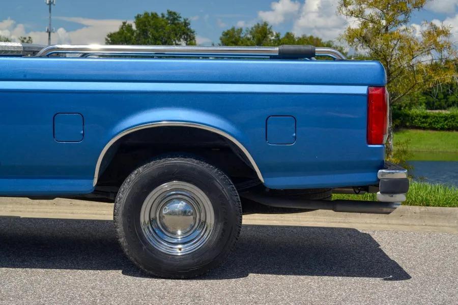 1991 Ford F-150 XLT Lariat